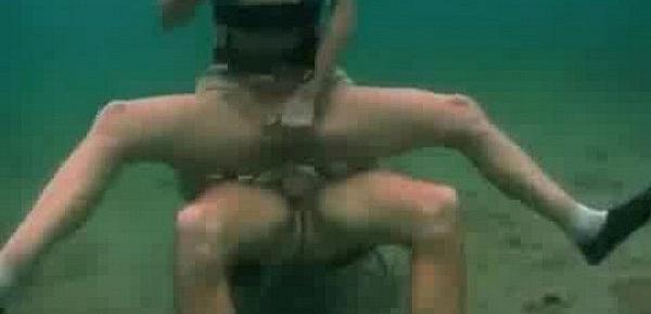  Scuba sex